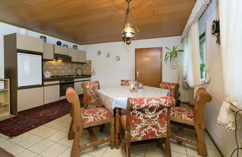 Winnen Apartment | Beautiful Apartment in Winnen near Forest and Town Centre