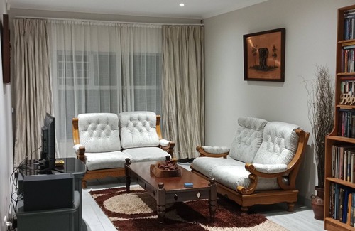 Pretoria Apartment | Beautiful Apartment in the heart of Pretoria. Very close to Brooklyn and Menlyn.