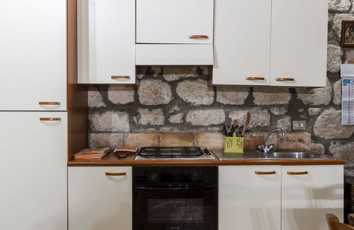 Bagnoregio Villa | Beautiful apartment in villa for 8 people with pool, WIFI, TV, patio and pets allowed