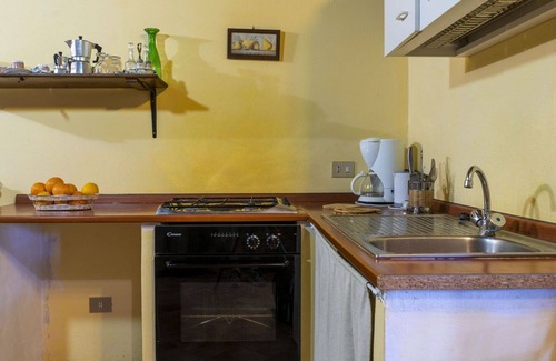 Bagnoregio Villa | Beautiful apartment in villa for 6 guests with pool, WIFI, TV, patio and pets allowed