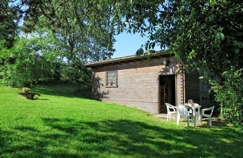Bagnoregio Villa | Beautiful apartment in villa for 6 guests with pool, WIFI, TV, patio and pets allowed