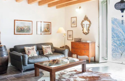 Cernobbio Apartment | Beautiful apartment with lake view and air conditioning