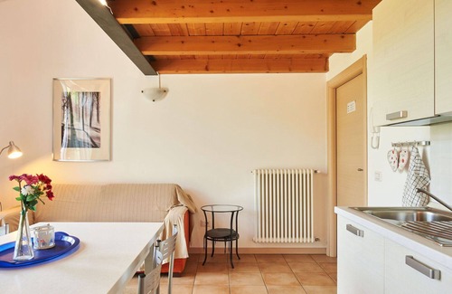 Consiglio di Rumo House | Beautiful apartment in villa for 4 guests with WIFI, A/C, TV, patio, pets allowed and parking