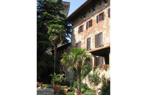 Lucignano Apartment | Beautiful apartment with WIFI, A/C, pool, TV, pets allowed and parking, close to Montepulciano