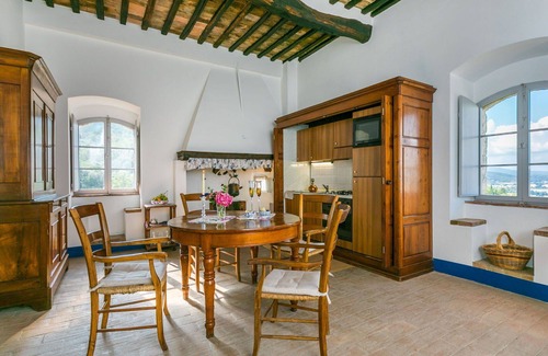 Stigliano Apartment | Beautiful apartment for 3 people with WIFI, TV, patio, pets allowed and panoramic view