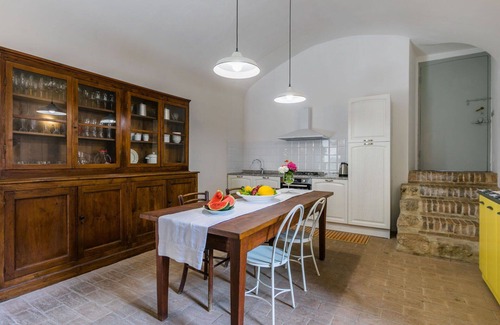 Stigliano Apartment | Beautiful apartment for 2 guests with WIFI, TV, patio, pets allowed and panoramic view