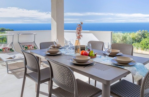 La Muddizza Apartment | Beautiful apartment for 4 people with WIFI, A/C, TV, terrace and panoramic view