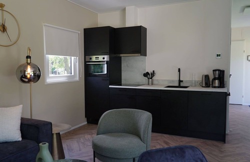 Vleteren House | Beautiful apartment in villa for 4 guests with WIFI, TV, terrace and parking