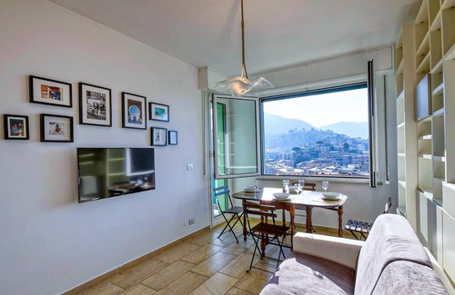 Recco Apartment | Beautiful apartment overlooking the beach and the houses of Recco.