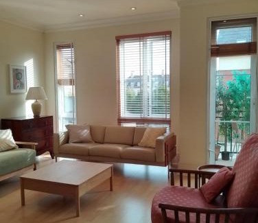 Mortlake Apartment | Beautiful apartment underground parking, balcony in Kew, Richmond Archives London