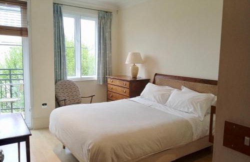 Mortlake Apartment | Beautiful apartment underground parking, balcony in Kew, Richmond Archives London