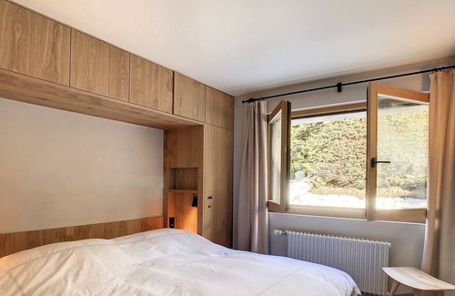 Verbier Apartment | Beautiful apartment with a view of the mountains, completely renovated in autumn 2022. The living ro