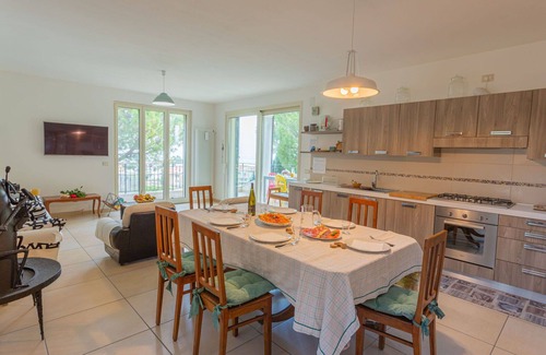 Foggetta Apartment | Beautiful apartment with A/C, WIFI, TV, patio, pets allowed, panoramic view and parking