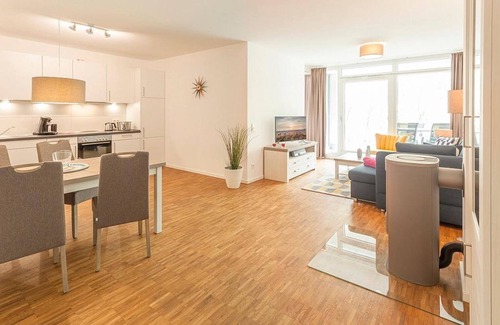 Binz Apartment | Beautiful apartment with south-facing terrace, wood-burning stove & underfloor heating - 150m to the beach