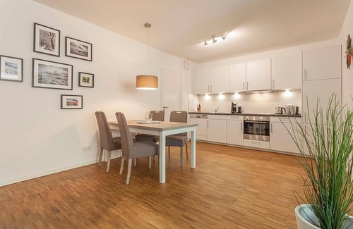 Binz Apartment | Beautiful apartment with south-facing terrace, wood-burning stove & underfloor heating - 150m to the beach