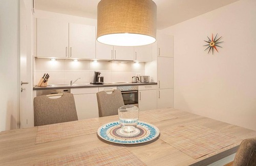 Binz Apartment | Beautiful apartment with south-facing terrace, wood-burning stove & underfloor heating - 150m to the beach