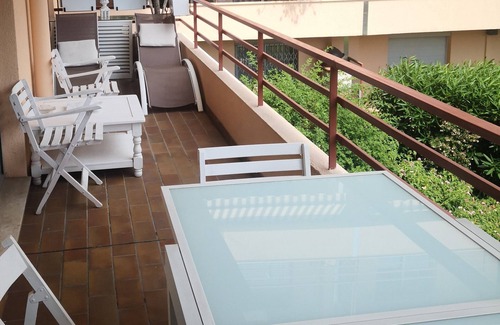 Jean-Medecin Apartment | Beautiful apartment with terrace (if Parking space necessary add100€ per week)
