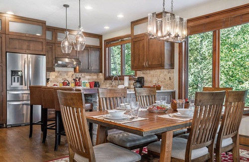 Edwards House | Beautiful Arrowhead Townhouse with Community Hot Tub and Superb Ski Access