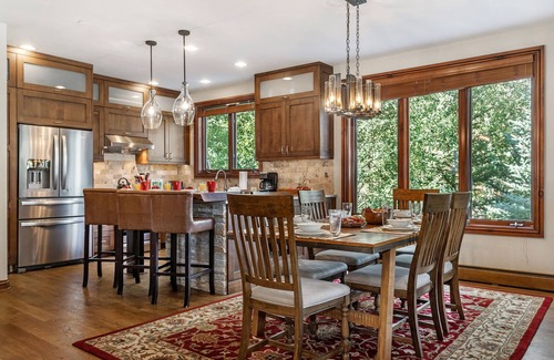 Edwards House | Beautiful Arrowhead Townhouse with Community Hot Tub and Superb Ski Access
