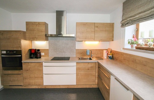 Strass im Zillertal Apartment | Beautiful apartment for 8 people with WIFI, TV, patio and pets allowed