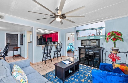South Padre Island Condo | Beautiful Bayfront Condo with Fishing Pier, Boat Dock & Pool - Next to Louie's!
