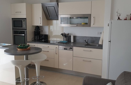 Concarneau Apartment | Beautiful Balcony Apartment with sea view in the center of Concarneau