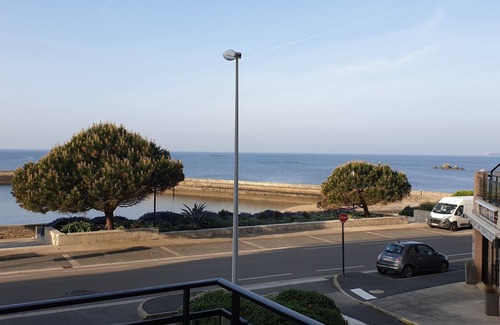 Concarneau Apartment | Beautiful Balcony Apartment with sea view in the center of Concarneau