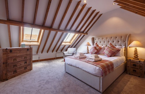 Bodham House | Beautiful Barn conversion with modern feel.