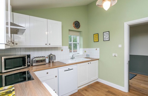 Skipton House | Beautiful barn sleeping 5 guests - including access to an award winning wellbeing resort