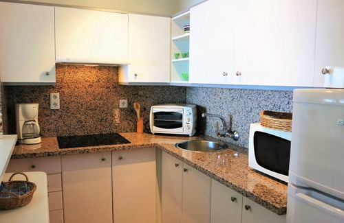 Velilla-Taramay Apartment | Beautiful beach apartment, fantastic sea view, free wifi internet access, A/C!