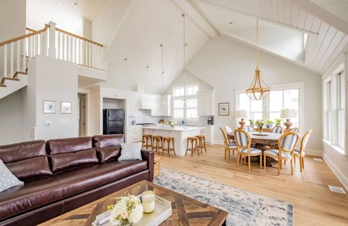 Stone Harbor House | Beautiful Beach House with year-round heated pool