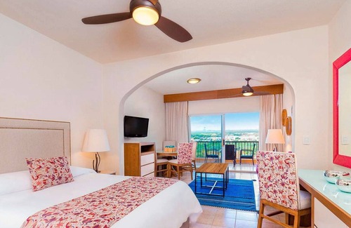 Los Cabos Hotel | Beautiful Beach Resort Property- CABO SAN LUCAS, MEXICO!