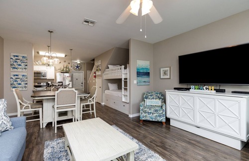 Corpus Christi House | Beautiful Beach Townhome w/2 Heated Pools & a Playground, Steps from the Sand