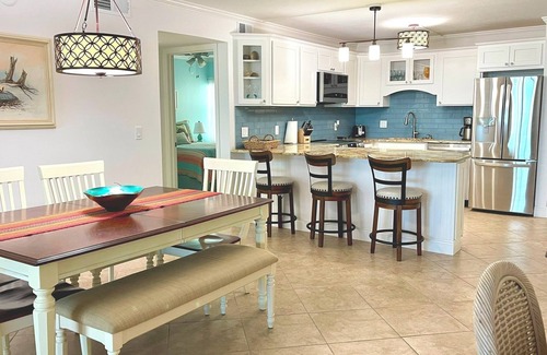 Fort Myers Beach Condo | Beautiful beach/ocean front north-end renovated condo