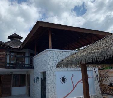 Negril Villa | Beautiful Beachfront Villa With Private Pool and Bar Fully Staffed