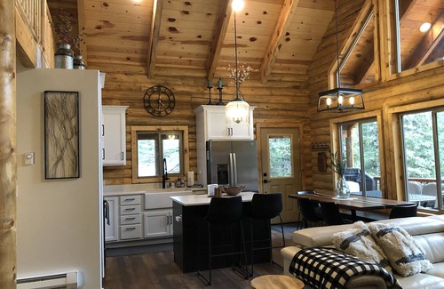Duck Creek Village Cabin | Beautiful & Brand New Cabin in Duck Creek