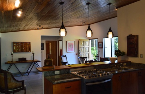El Crucero House | Beautiful BRAND NEW 2BR Home in the Foothills of Managua