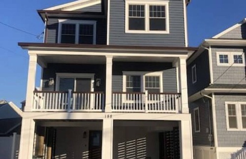 Manasquan House | Beautiful Brand New House 2.5 Blocks to Manasquan Beach