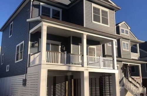 Manasquan House | Beautiful Brand New House 2.5 Blocks to Manasquan Beach