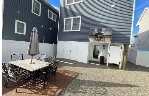 Manasquan House | Beautiful Brand New House 2.5 Blocks to Manasquan Beach