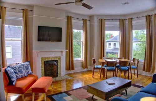 Dixon Park Apartment | Beautiful Brick 2 Bedroom Home