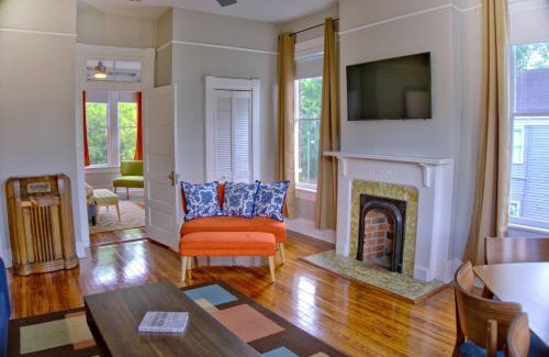 Dixon Park Apartment | Beautiful Brick 2 Bedroom Home