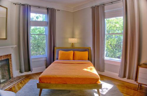 Dixon Park Apartment | Beautiful Brick 2 Bedroom Home