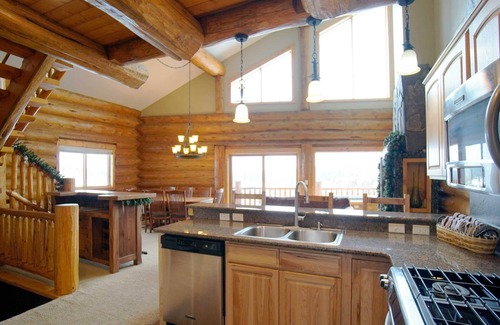 Winter Park Condo | Beautiful, Bright and Spacious Deluxe Log Cabin Duplex