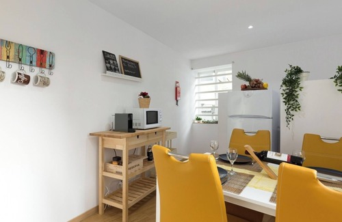 Centro / Baixa Apartment | Beautiful Bright Flat w/Netflix by Host Wise