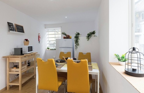 Centro / Baixa Apartment | Beautiful Bright Flat w/Netflix by Host Wise