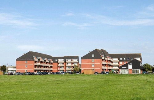 Borkum Apartment | Beautiful, bright vacation apartment in a quiet location with balcony, lighthouse view and WLAN - Holiday Residenz