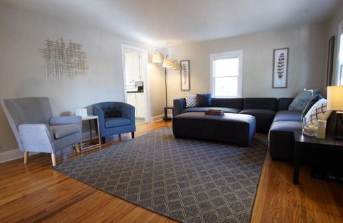 Greeley Apartment | Beautiful Bungalow Next to UNC-FREE Cruiser Bikes!