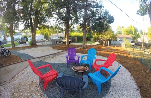 Greeley Apartment | Beautiful Bungalow Next to UNC-FREE Cruiser Bikes!