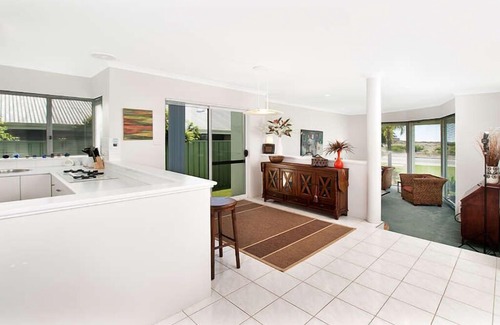 Geographe House | Beautiful Busselton Beach House - it wont fail to impress!